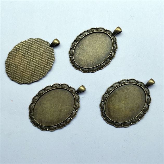Crafteria ANTIQUE PENDANT BASE D-04