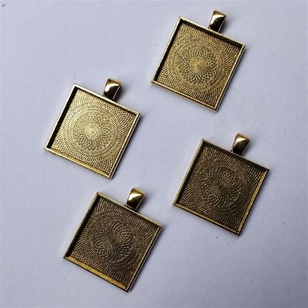 Crafteria GOLD PENDANT BEZELS D-09